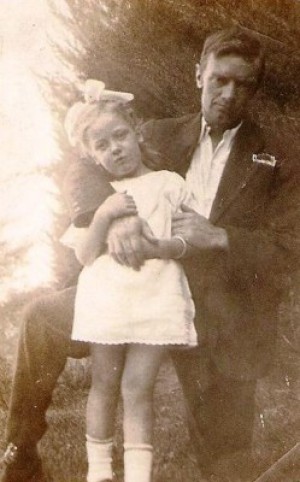 Harry Nicholson with his daughter Leila. Image courtesy of Bill Chase.